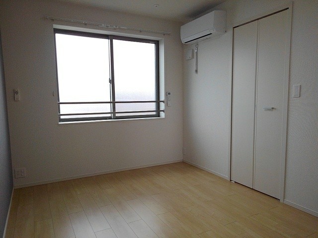 ケルンヒルズO＆M302号室の画像