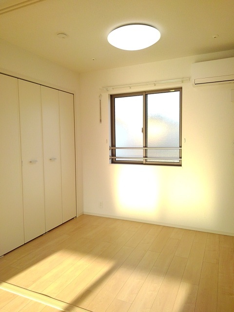 シャルメゾン206号室の画像