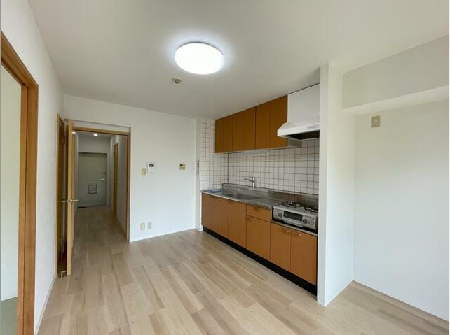 ルミエール香川　202号室の画像