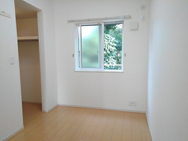 ヴァイオレットガーデン102号室の画像